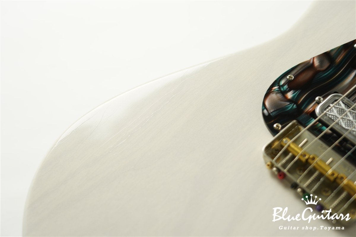 IRIS Special #240 Light Aged - White Blonde / Pickguard Shaped by stone-D eyewear