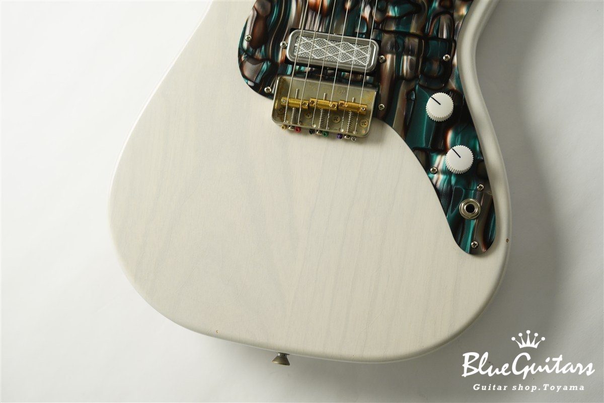 IRIS Special #240 Light Aged - White Blonde / Pickguard Shaped by stone-D eyewear