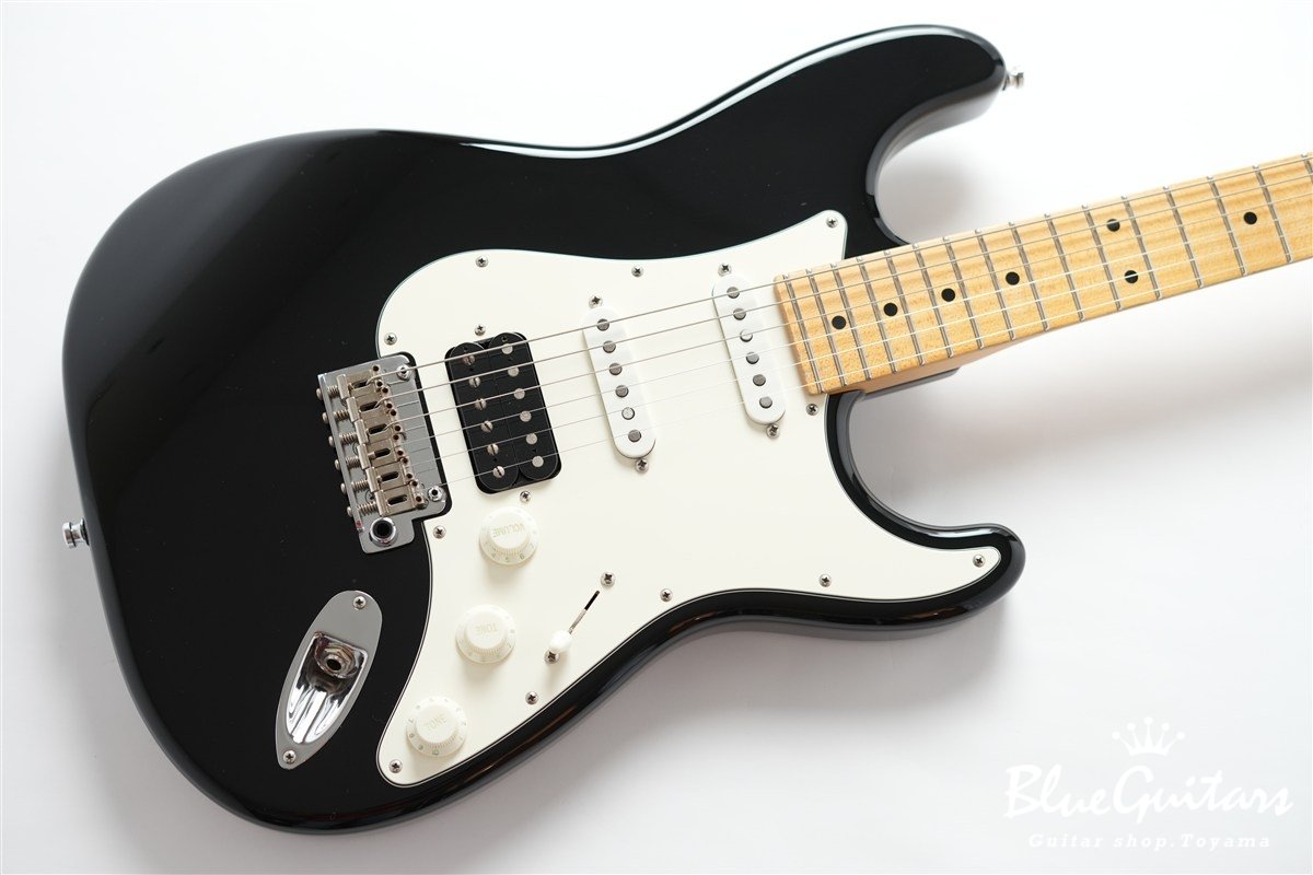 JST Classic S Maple Fingerboard HSS - Black