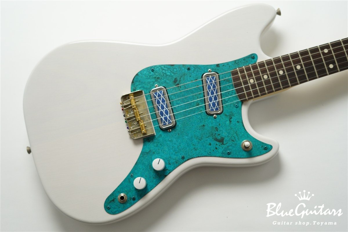 IRIS Patina #282 Light Aged - White Blonde with Blue