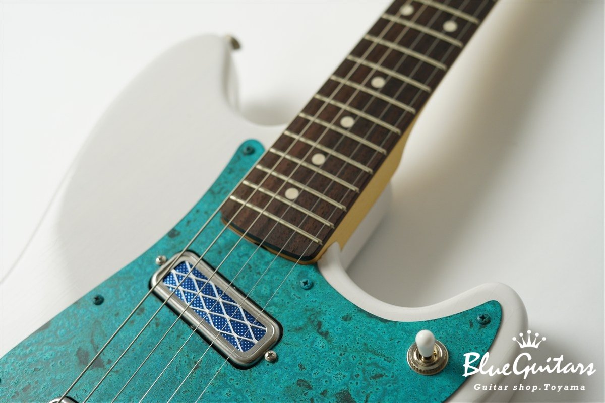 IRIS Patina #282 Light Aged - White Blonde with Blue