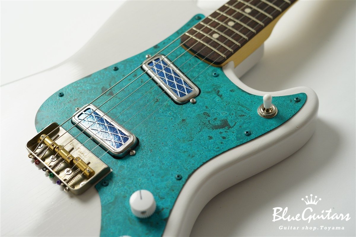 IRIS Patina #282 Light Aged - White Blonde with Blue