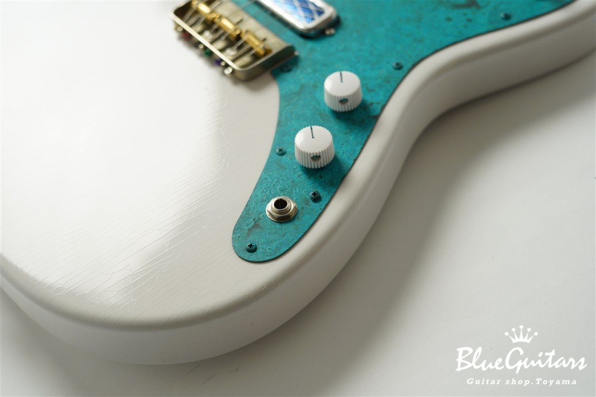 IRIS Patina #282 Light Aged - White Blonde with Blue