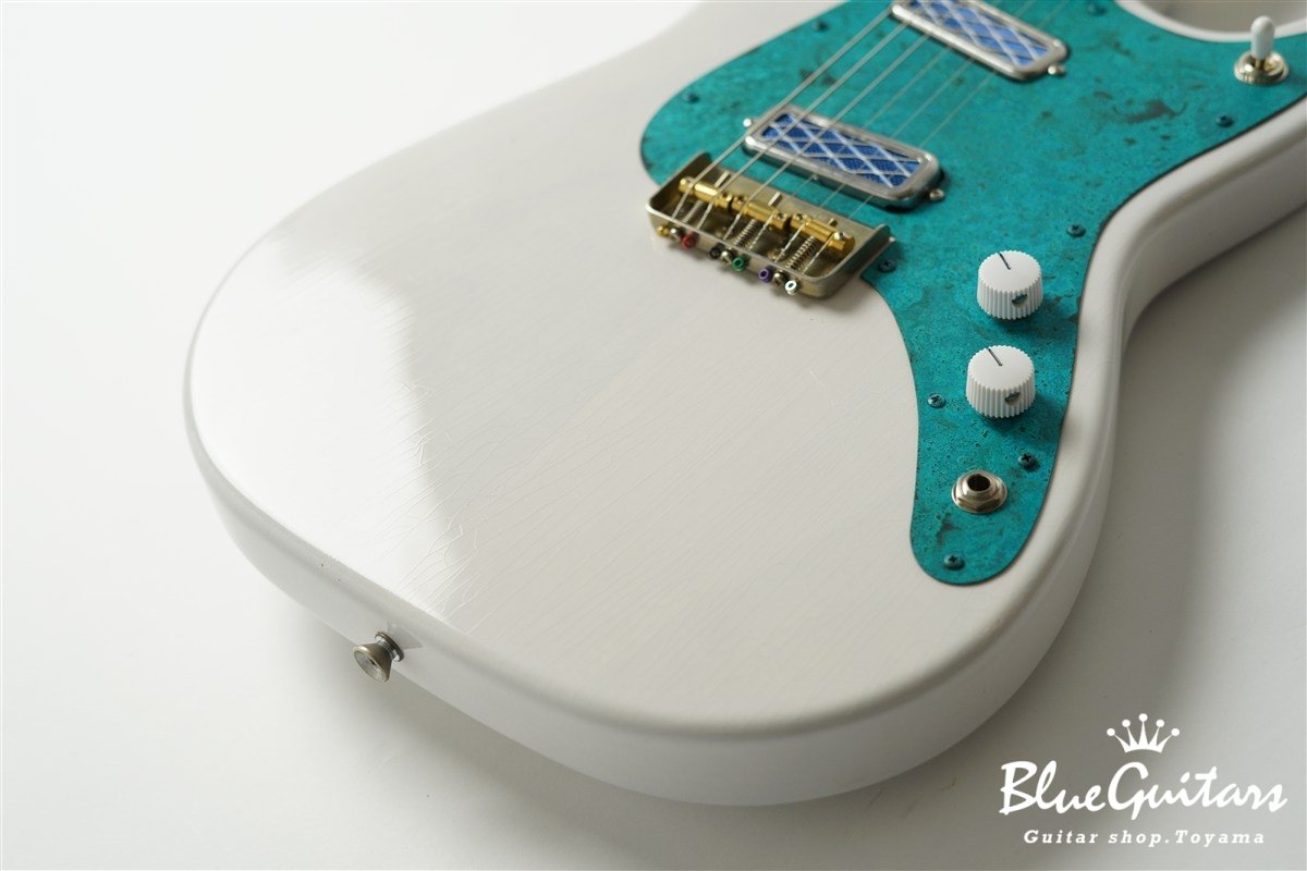 IRIS Patina #282 Light Aged - White Blonde with Blue