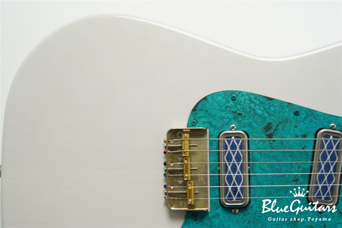 IRIS Patina #282 Light Aged - White Blonde with Blue