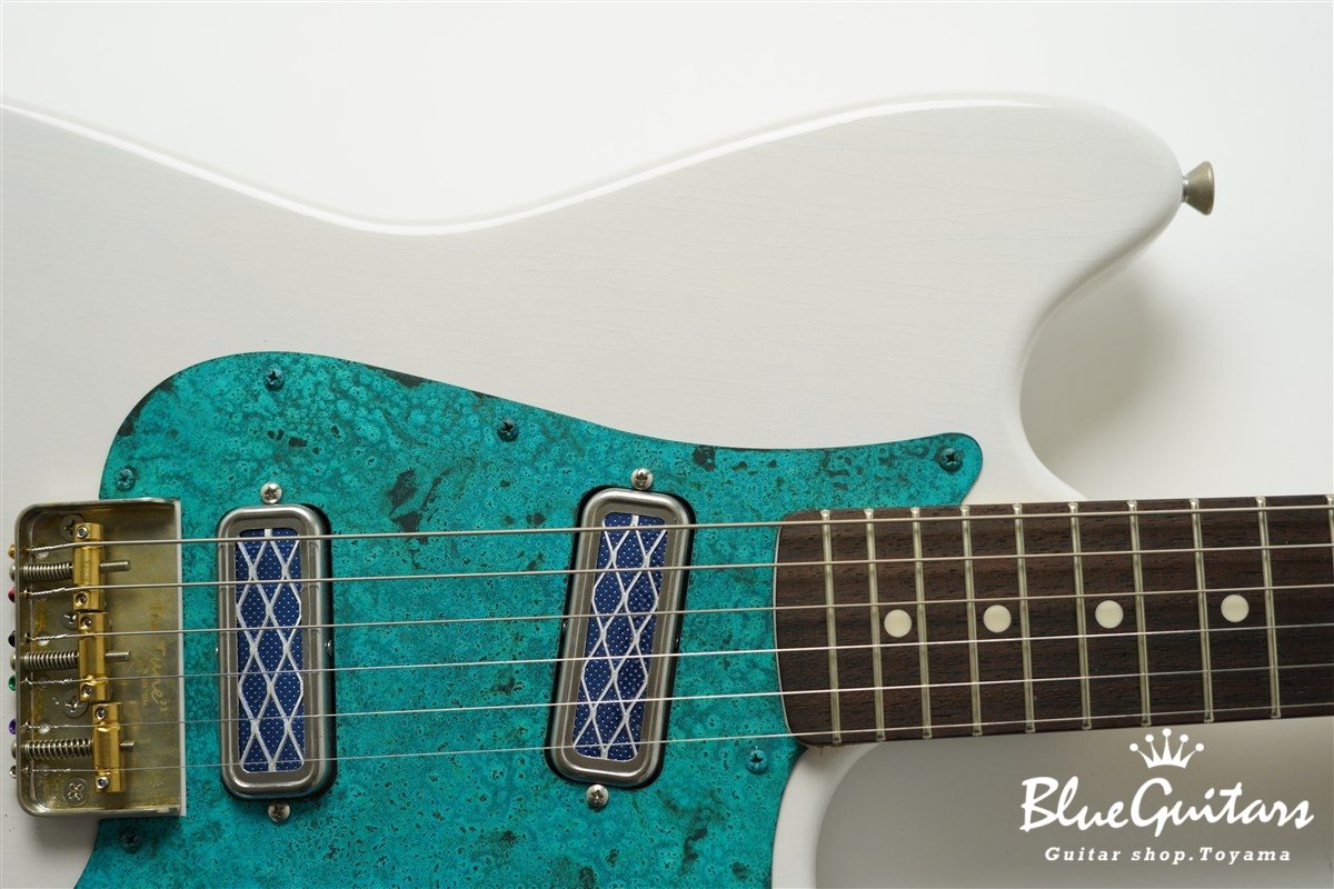 IRIS Patina #282 Light Aged - White Blonde with Blue