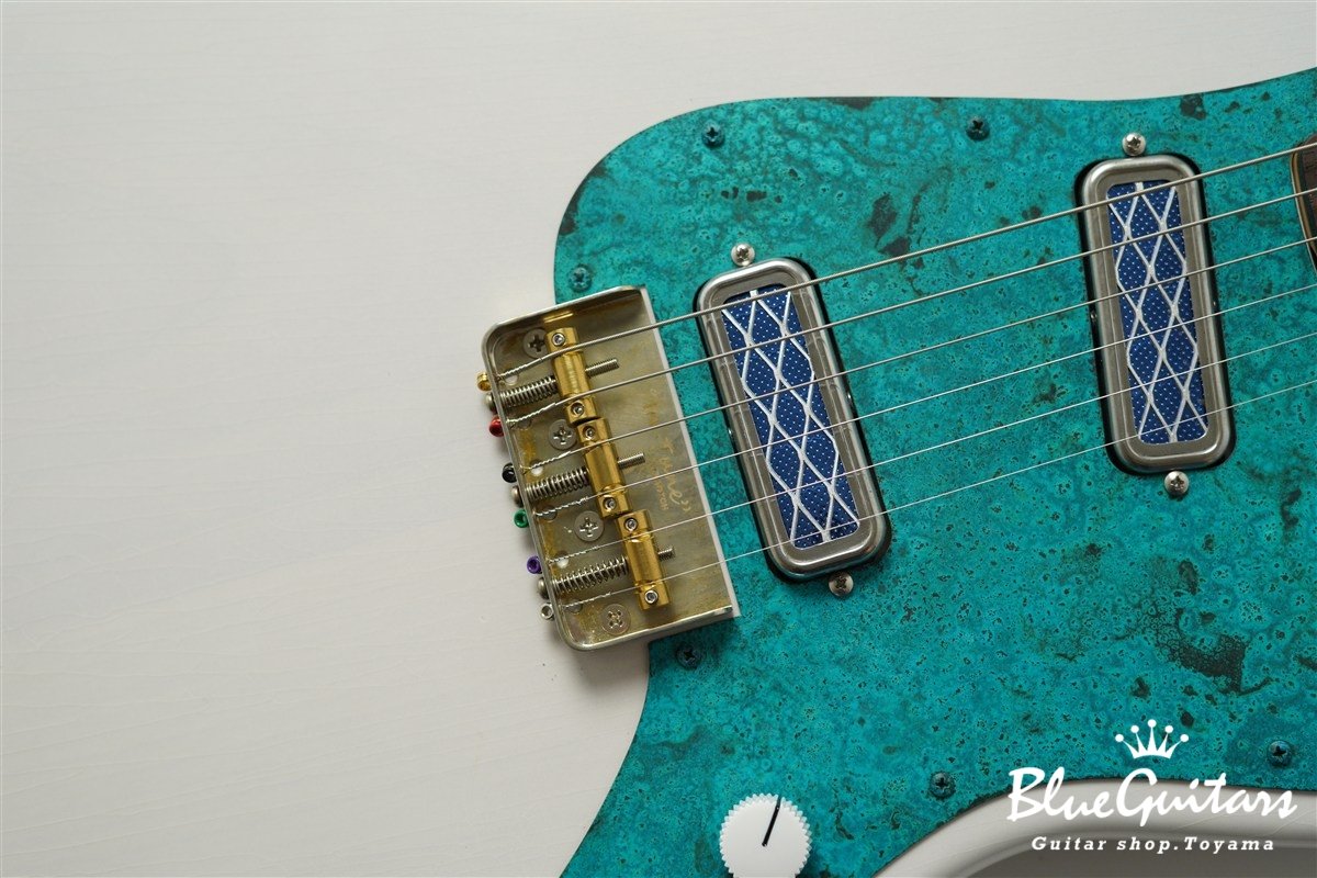 IRIS Patina #282 Light Aged - White Blonde with Blue