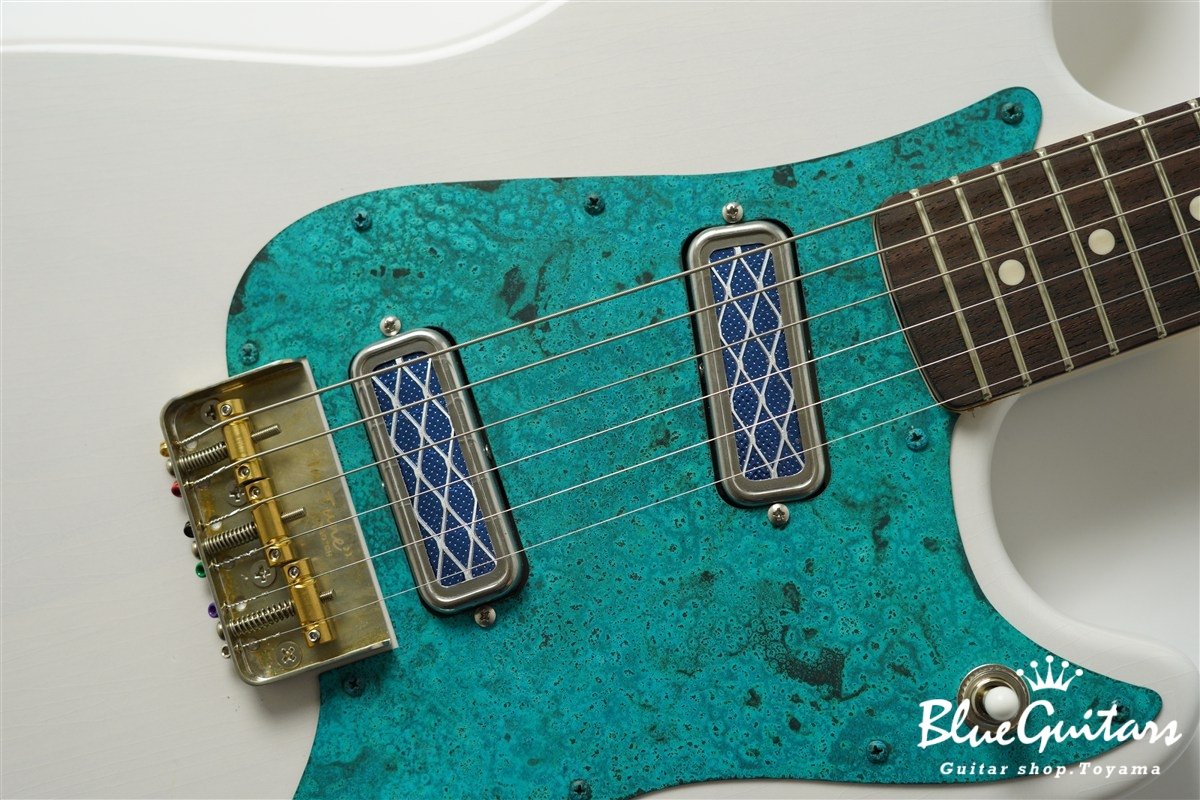 IRIS Patina #282 Light Aged - White Blonde with Blue