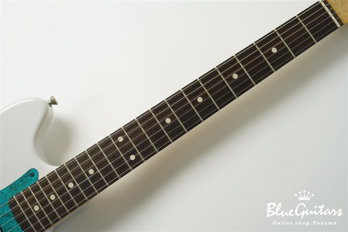 IRIS Patina #282 Light Aged - White Blonde with Blue