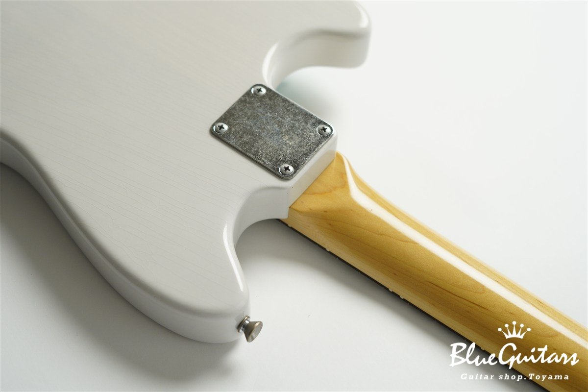 IRIS Patina #282 Light Aged - White Blonde with Blue