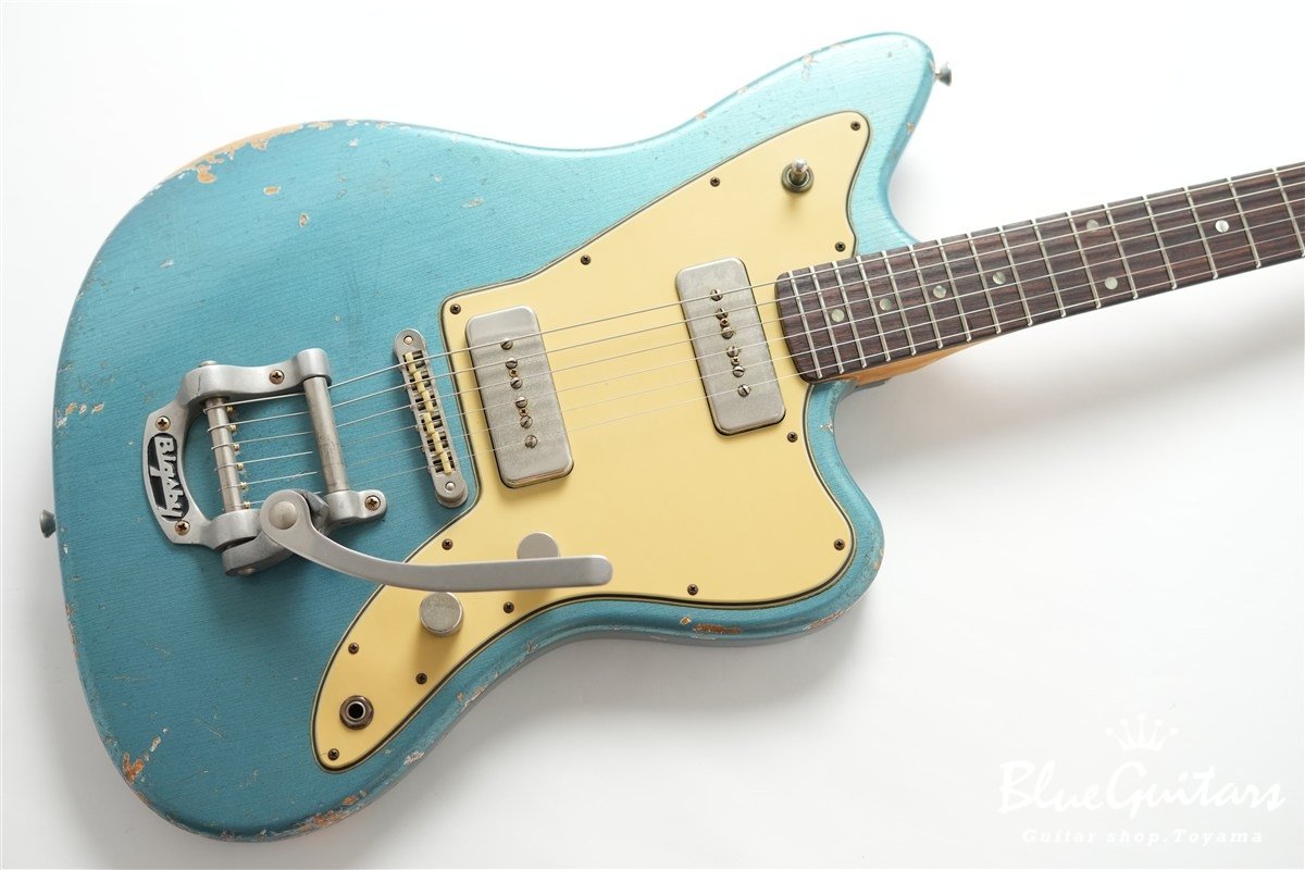 Alt de facto JM6 w/ Bigsby Medium Distress - Lake Placid Blue