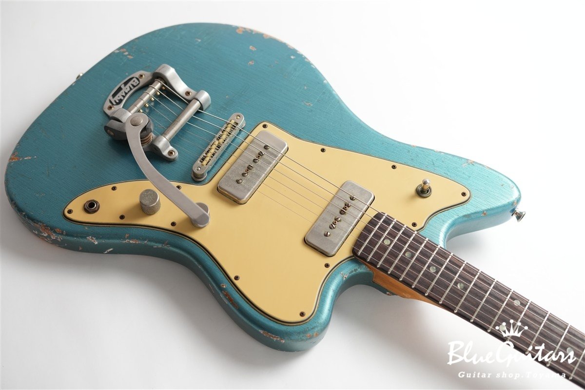 Alt de facto JM6 w/ Bigsby Medium Distress - Lake Placid Blue