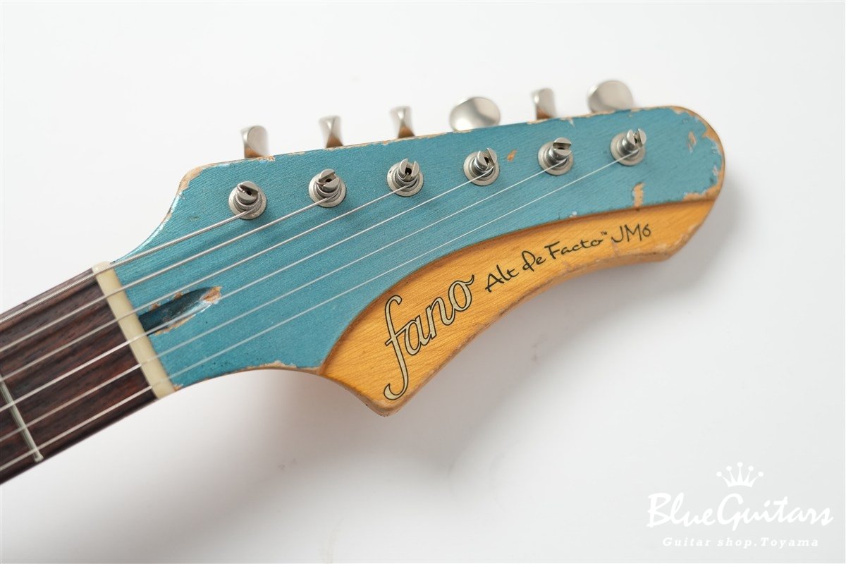 Alt de facto JM6 w/ Bigsby Medium Distress - Lake Placid Blue