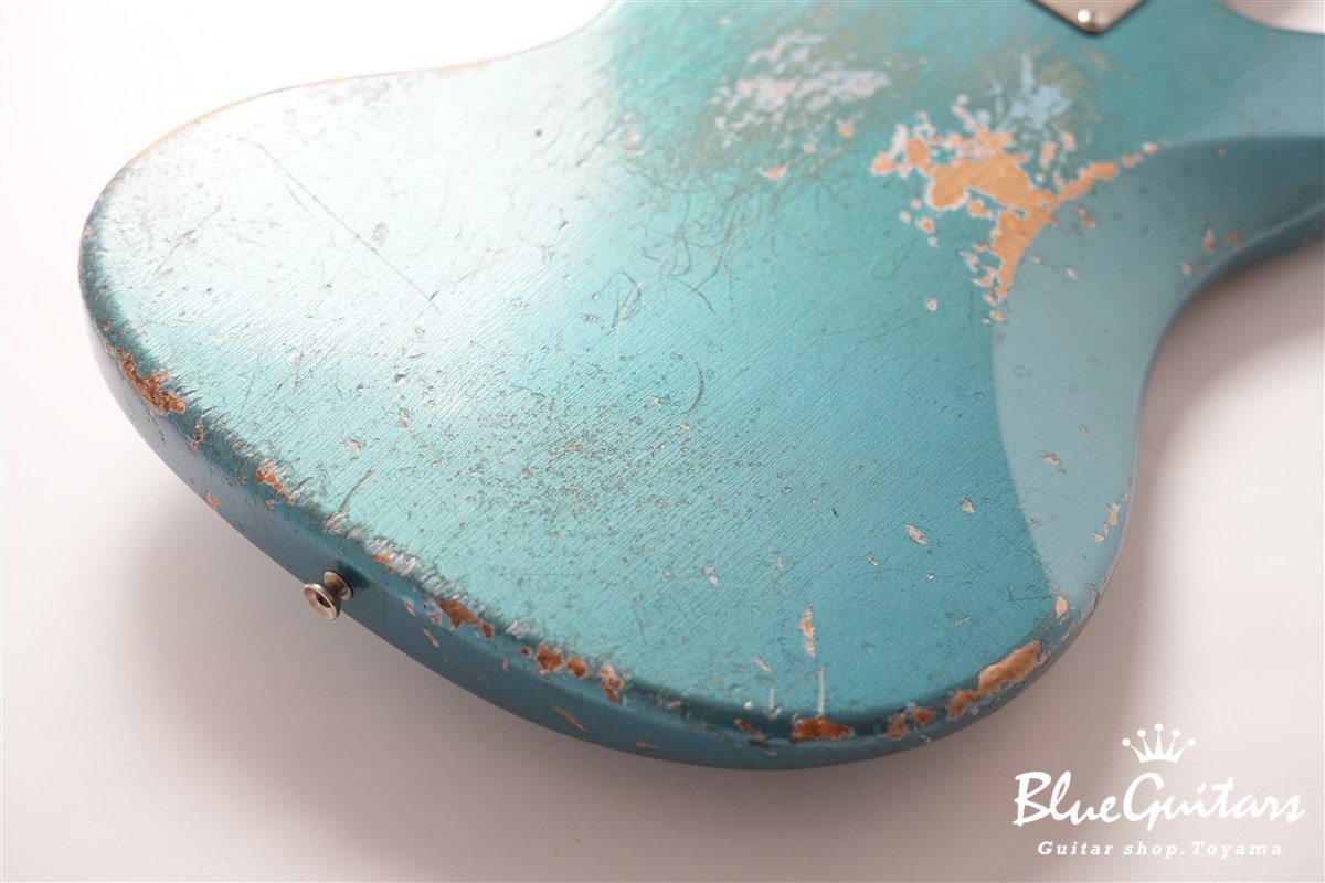 Alt de facto JM6 w/ Bigsby Medium Distress - Lake Placid Blue