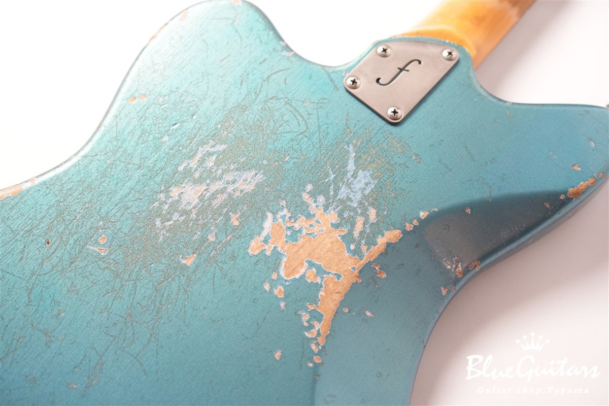 Alt de facto JM6 w/ Bigsby Medium Distress - Lake Placid Blue