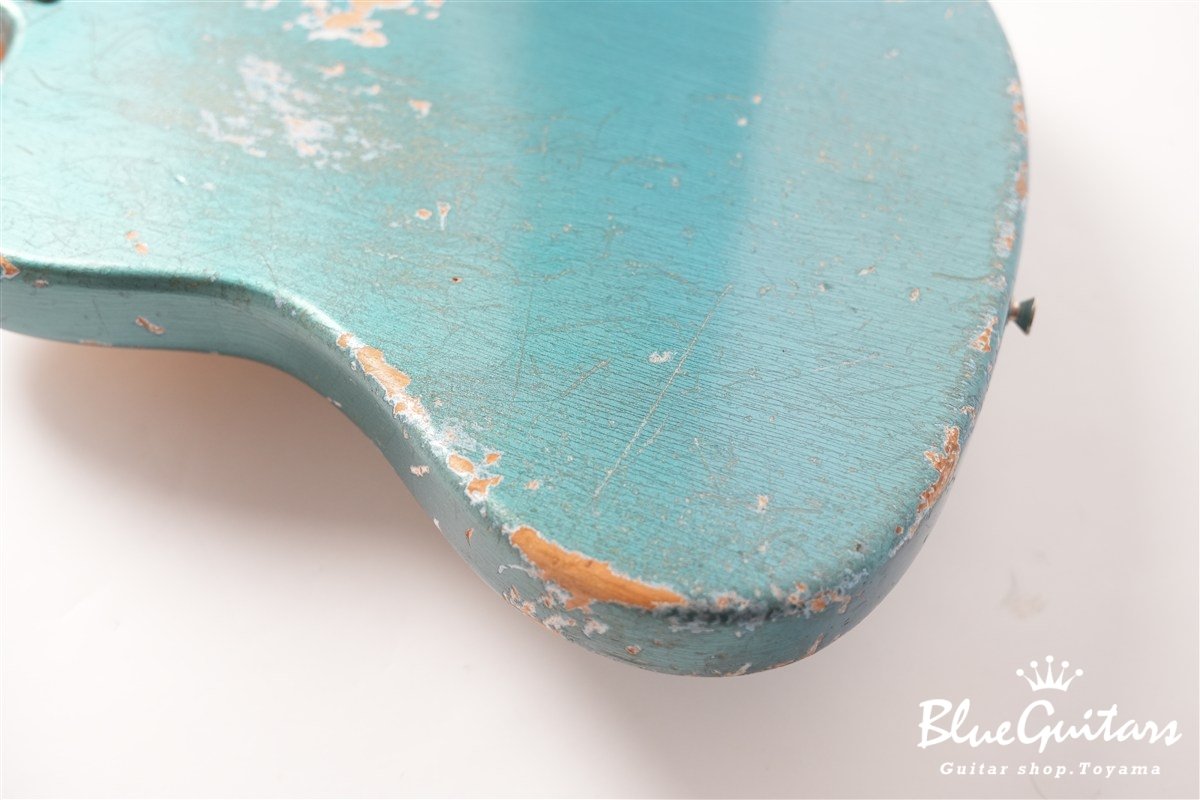 Alt de facto JM6 w/ Bigsby Medium Distress - Lake Placid Blue