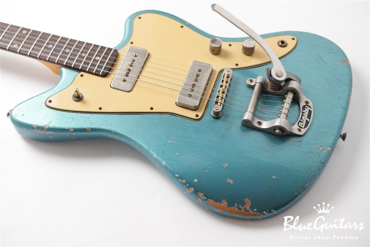 Alt de facto JM6 w/ Bigsby Medium Distress - Lake Placid Blue