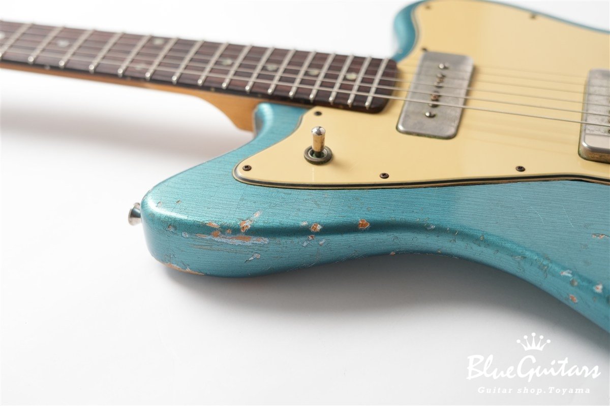 Alt de facto JM6 w/ Bigsby Medium Distress - Lake Placid Blue