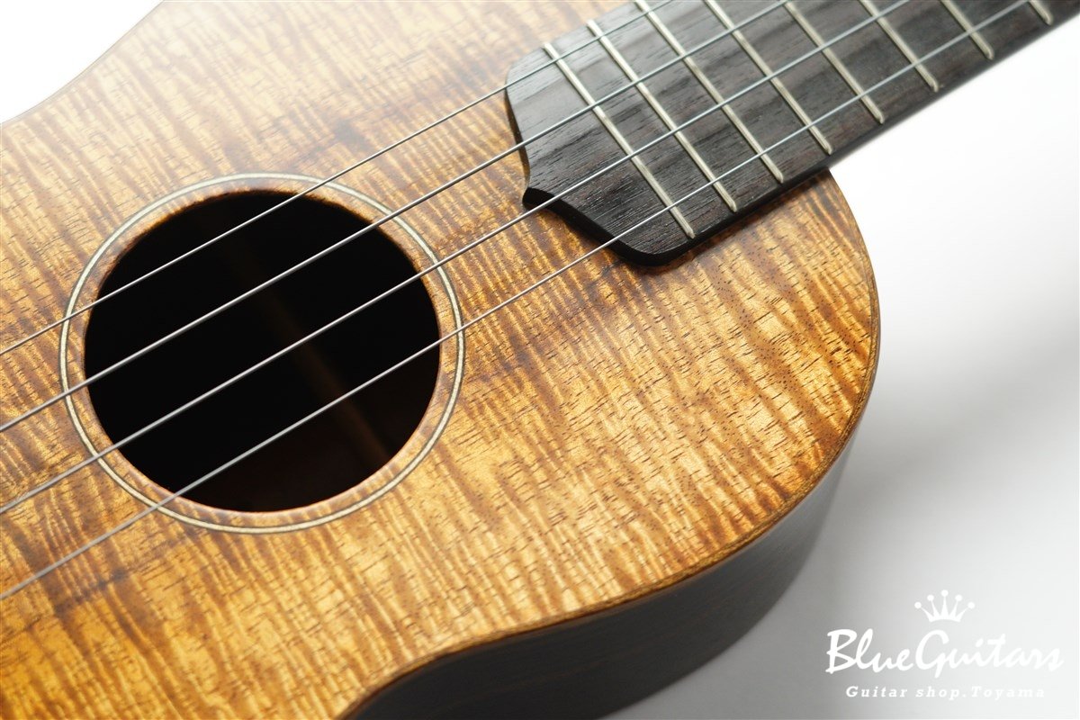ukulele tenor 14f std. w Curly Hawaiian Koa Top / Ebony SIDE & BACK