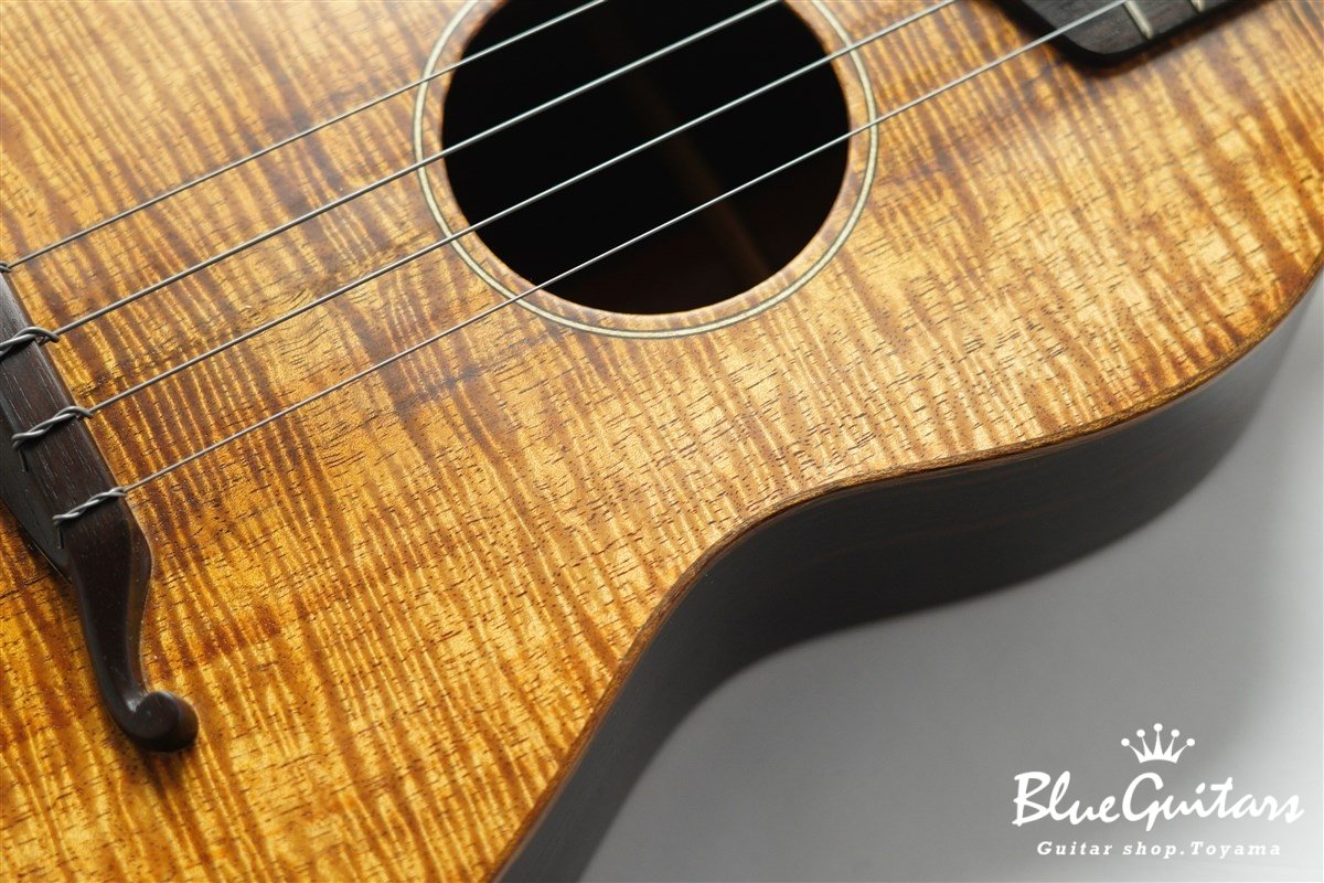 ukulele tenor 14f std. w Curly Hawaiian Koa Top / Ebony SIDE & BACK