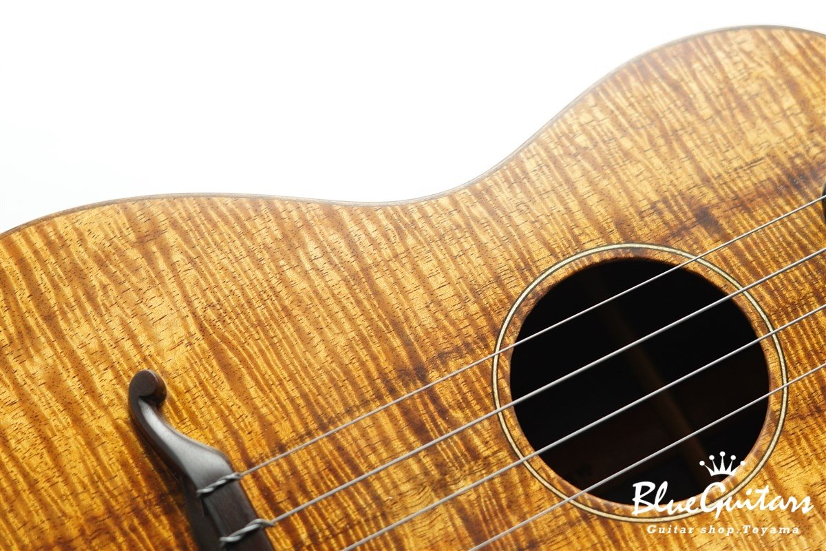 ukulele tenor 14f std. w Curly Hawaiian Koa Top / Ebony SIDE & BACK