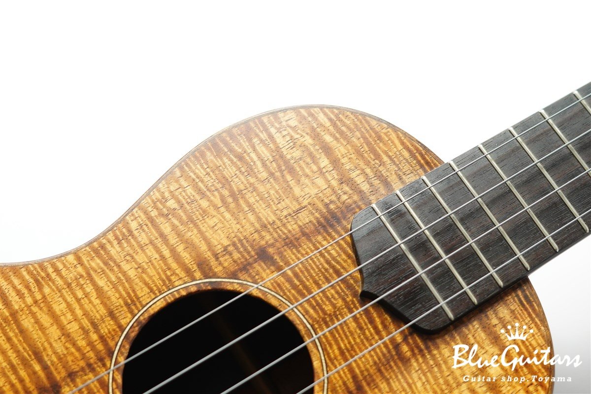 ukulele tenor 14f std. w Curly Hawaiian Koa Top / Ebony SIDE & BACK