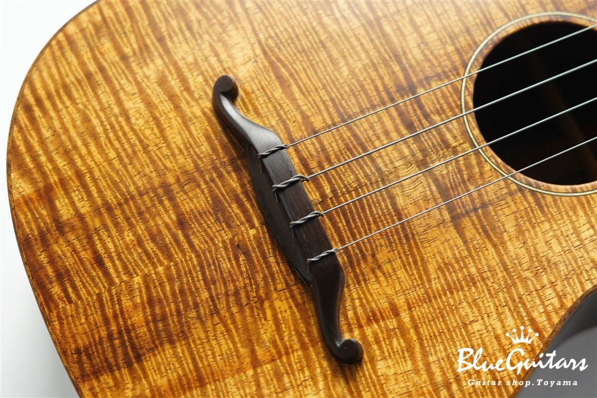 ukulele tenor 14f std. w Curly Hawaiian Koa Top / Ebony SIDE & BACK