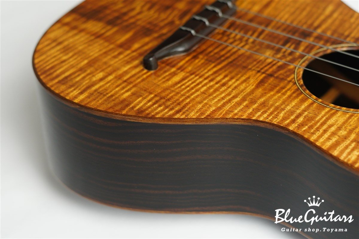 ukulele tenor 14f std. w Curly Hawaiian Koa Top / Ebony SIDE & BACK
