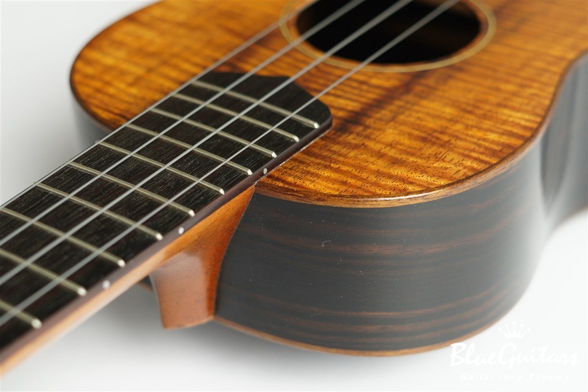 ukulele tenor 14f std. w Curly Hawaiian Koa Top / Ebony SIDE & BACK