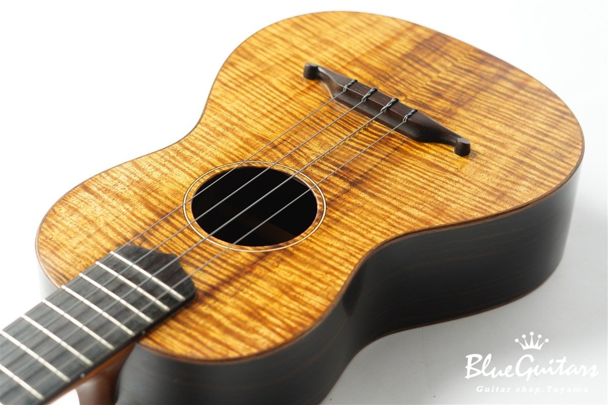 ukulele tenor 14f std. w Curly Hawaiian Koa Top / Ebony SIDE & BACK