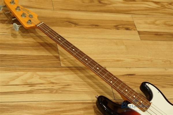 American Vintage 62 Precision Bass - 3CS
