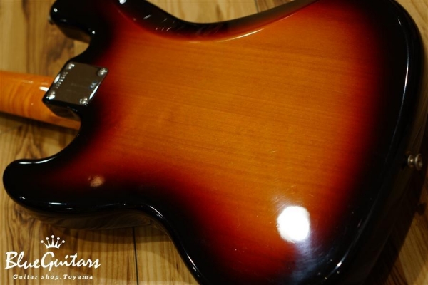 1999年製 American Vintage 1962 Jazz Bass 3Knobs - 3 Color Sunburst