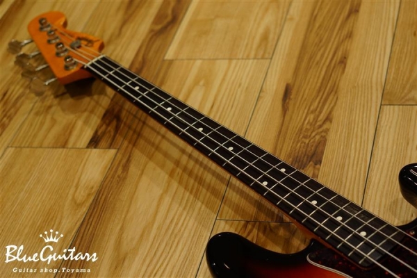 1999年製 American Vintage 1962 Jazz Bass 3Knobs - 3 Color Sunburst
