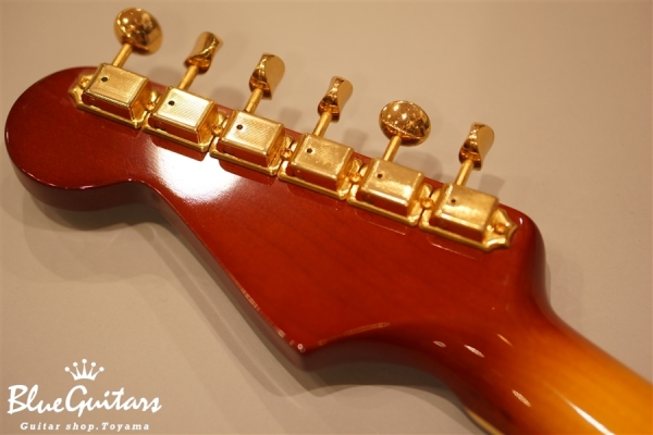 Hamiltone Style - Sunburst / Gold Parts