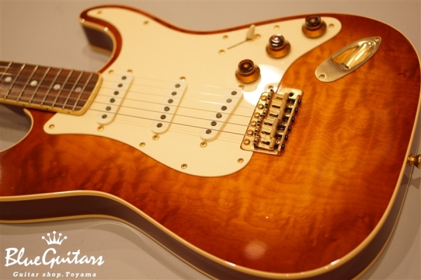 Hamiltone Style - Sunburst / Gold Parts