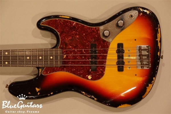 Team Built 1960 Jazz Bass Relic - 3 Color Sunburst