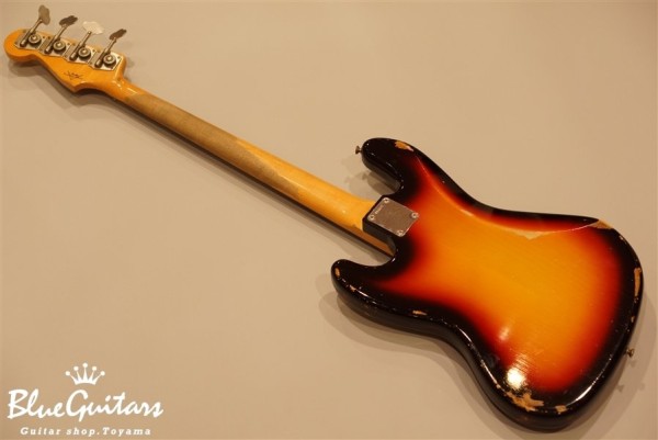 Team Built 1960 Jazz Bass Relic - 3 Color Sunburst