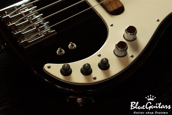 XP-1T 4st. Ash/M - Black