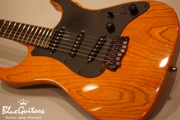 Vintage Tremolo SSS / Swamp Ash - Amber
