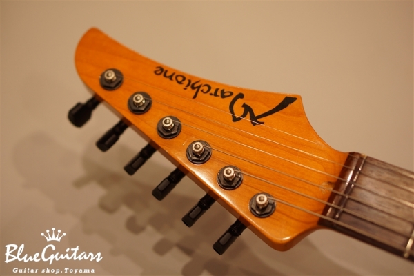Vintage Tremolo SSS / Swamp Ash - Amber