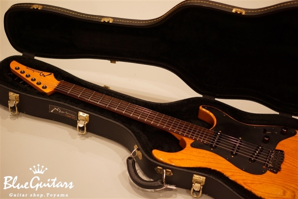 Vintage Tremolo SSS / Swamp Ash - Amber