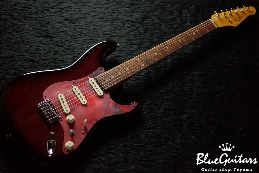 Model S. #021 Light Aged - Burn Burgundy Rose with True Red