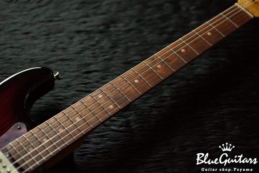 Model S. #021 Light Aged - Burn Burgundy Rose with True Red