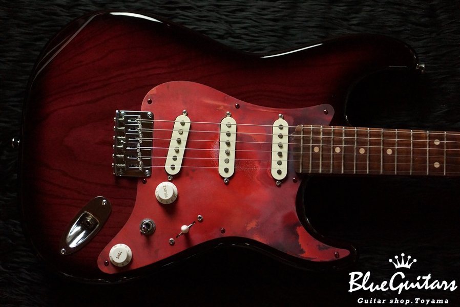 Model S. #021 Light Aged - Burn Burgundy Rose with True Red