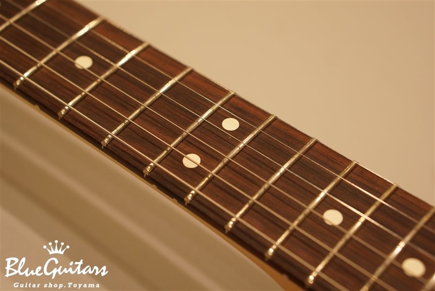 American Professional Stratocaster - Candy Apple Red