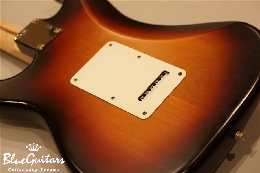 USA Highway One Stratocaster - 3-Color Sunburst