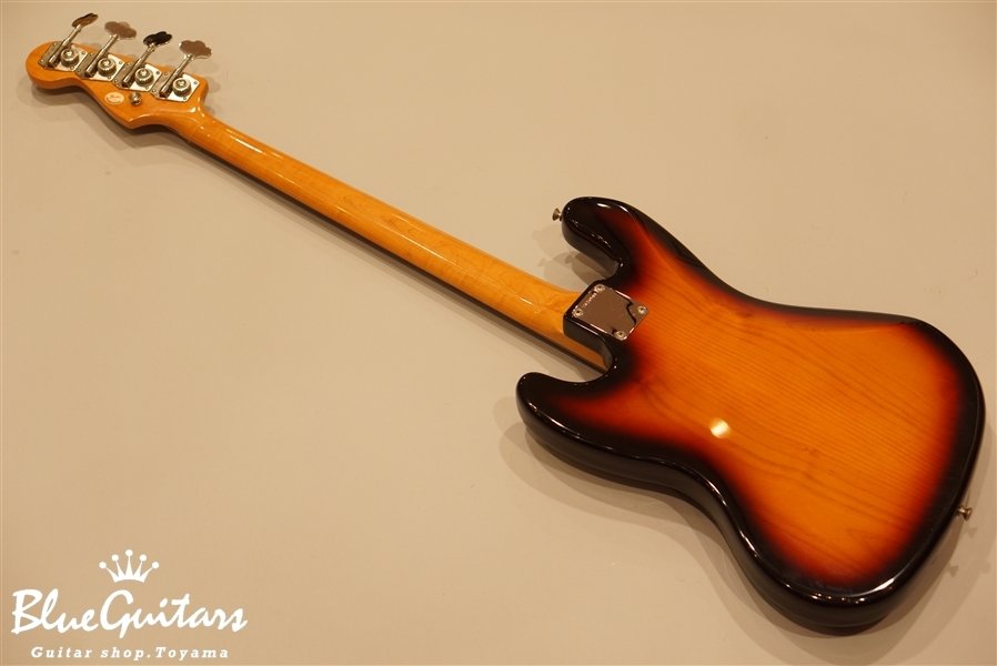 American Vintage 1962 Jazz Bass 2Knob - 3-Color Sunburst