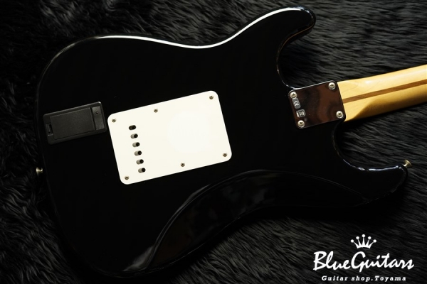 Mexico 60th Anniv. STRATOCASTER - Black w/ Mid Booster