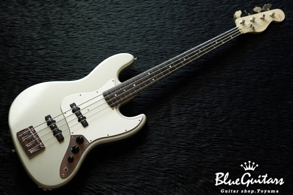 BETA J4 - Inca Silver