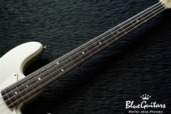 BETA J4 - Inca Silver